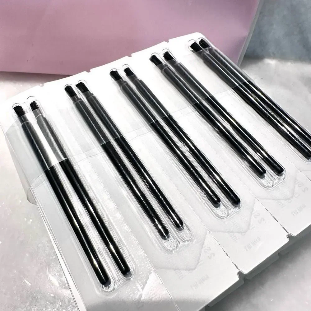 Rory NWT Lot of Waterproof Bag and 130 Sealed Disposable Sterile Eyelash Brush A
